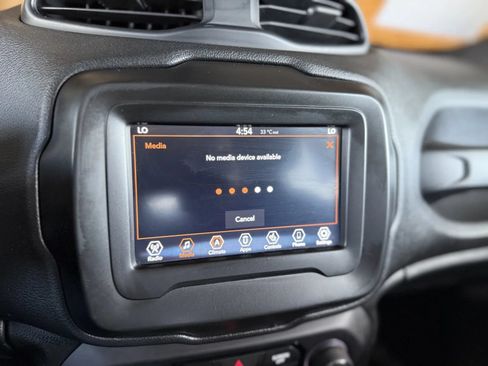 Used 2020 Jeep Renegade Altitude AWD/4WD image 31