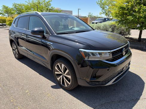 Used 2024 Volkswagen Taos SE FWD image 19