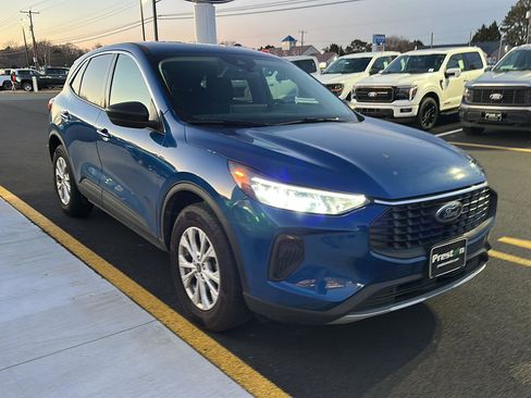 Used 2023 Ford Escape Active w/ Tech Pack #1 image 3