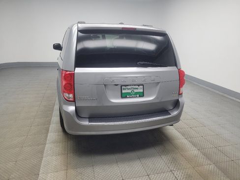 Used 2019 Dodge Grand Caravan SXT FWD image 6