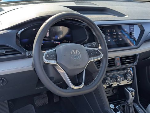 Used 2024 Volkswagen Taos SE FWD image 17