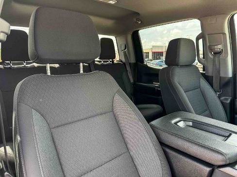 Used 2023 Chevrolet Silverado 1500 Custom AWD/4WD image 23