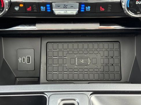 Used 2025 Ford F150 Raptor AWD/4WD image 26