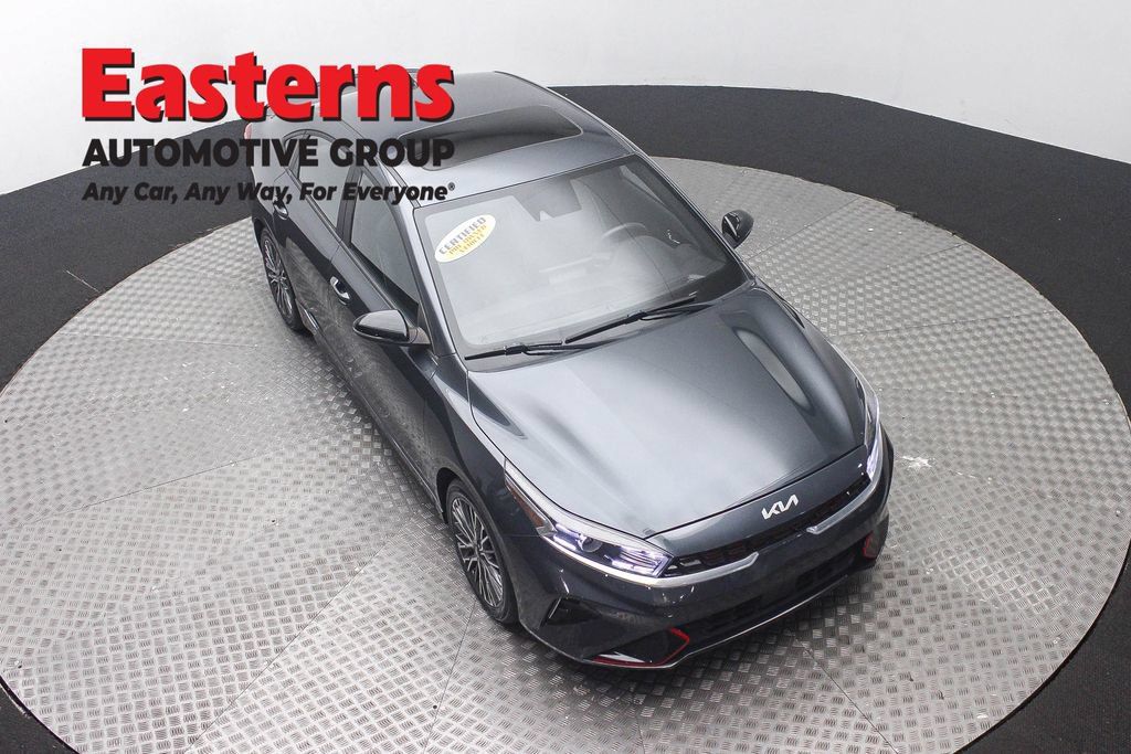 Used 2023 Kia Forte GT-Line w/ GT-Line Premium Package FWD image 5