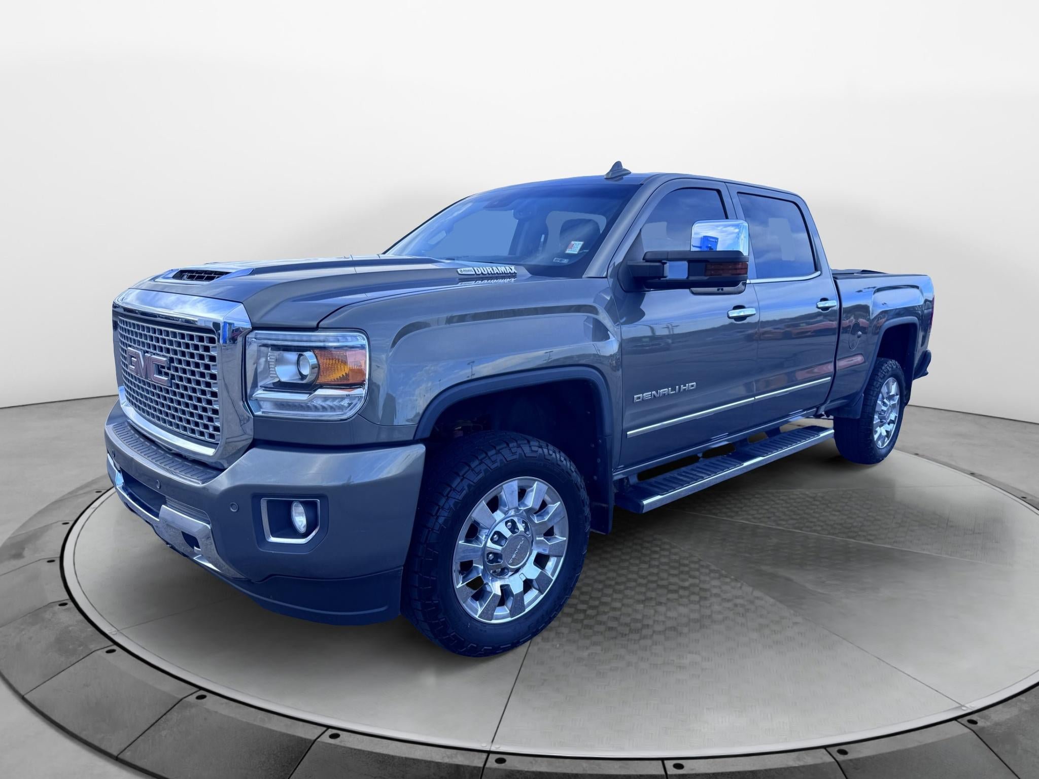 Used 2017 GMC Sierra 2500 Denali w/ Duramax Plus Package AWD/4WD image 7