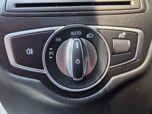 Used 2022 Mercedes-Benz GLC 300 4MATIC image 16
