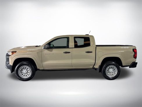 Used 2023 Chevrolet Colorado W/T image 2