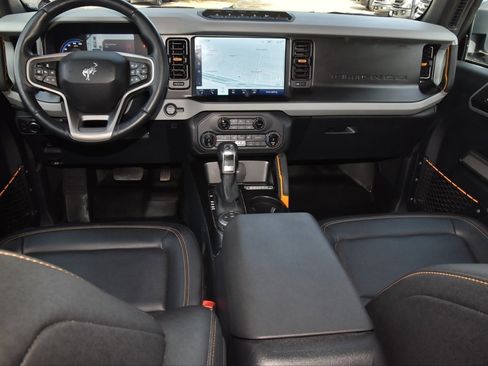 Used 2022 Ford Bronco Badlands image 16