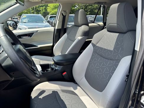 Used 2025 Toyota RAV4 XLE w/ Convenience Package AWD/4WD image 16