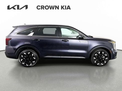 Certified 2025 Kia Sorento EX FWD image 4