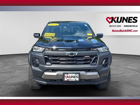 Used 2024 Chevrolet Colorado Trail Boss w/ Advanced Trailering Package AWD/4WD image 4