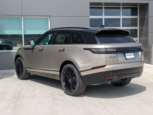 New 2026 Land Rover Range Rover Velar Dynamic SE image 8
