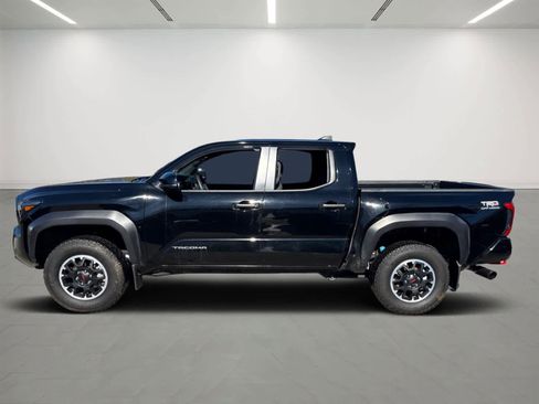 Used 2024 Toyota Tacoma TRD Off-Road image 3