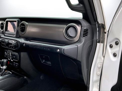 Used 2021 Jeep Wrangler Unlimited Sport image 17