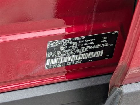 Used 2019 Toyota RAV4 XLE image 38