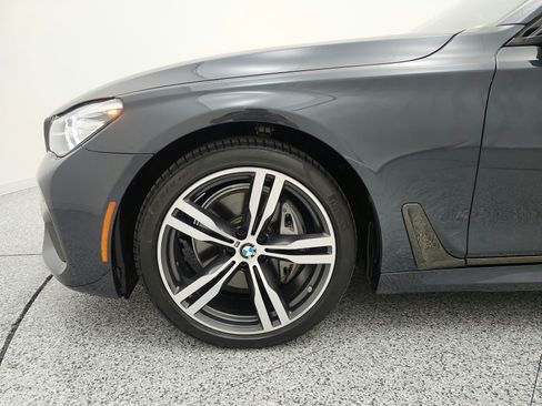 Used 2019 BMW 740i w/ M Sport Package RWD image 18