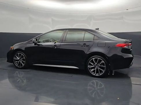 Used 2021 Toyota Corolla SE w/ SE Premium Package FWD image 6