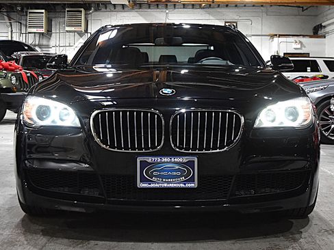 Used 2013 BMW 750i xDrive image 2
