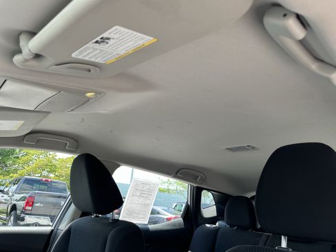 Used 2018 Nissan Rogue Sport S AWD/4WD image 21