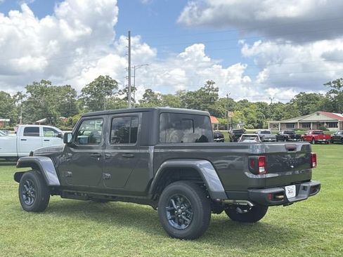 New 2026 Jeep Gladiator Sport AWD/4WD image 12