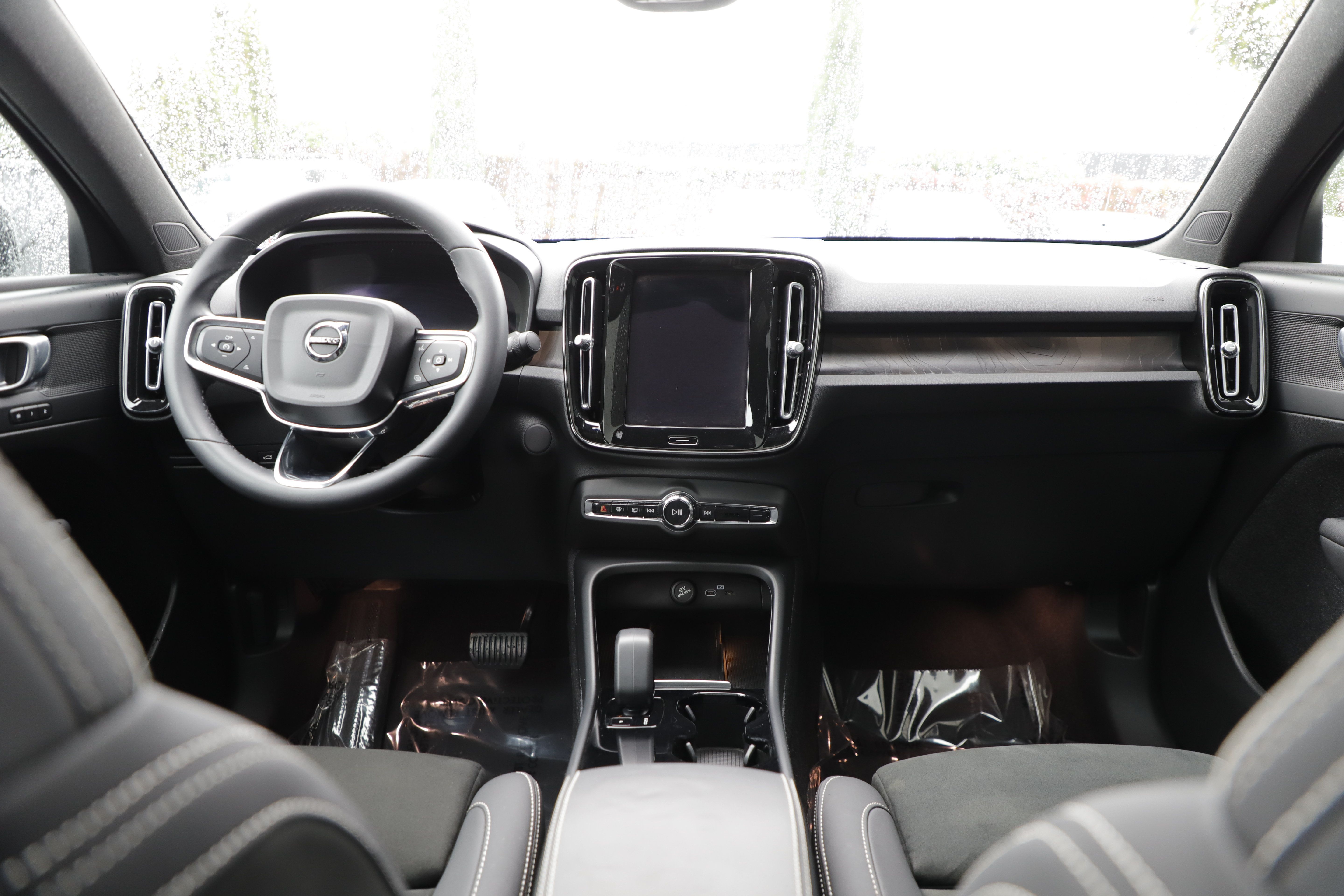 Used 2023 Volvo C40 P8 Recharge Plus AWD/4WD image 13