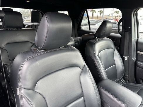 Used 2019 Ford Explorer XLT w/ Equipment Group 202A image 25
