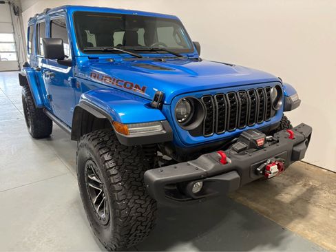 Used 2024 Jeep Wrangler Unlimited Rubicon AWD/4WD image 5