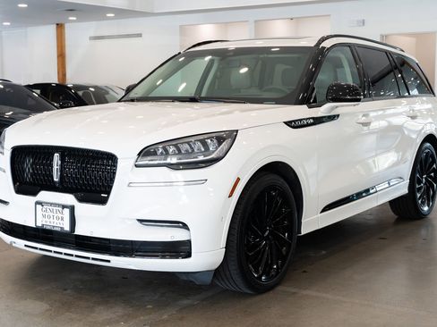 Used 2023 Lincoln Aviator Reserve w/ Equipment Group 201A image 1