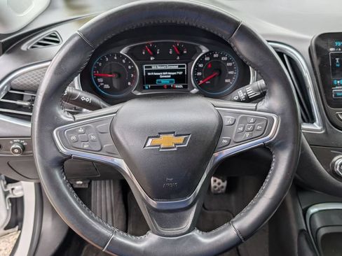 Used 2018 Chevrolet Malibu LT FWD image 5