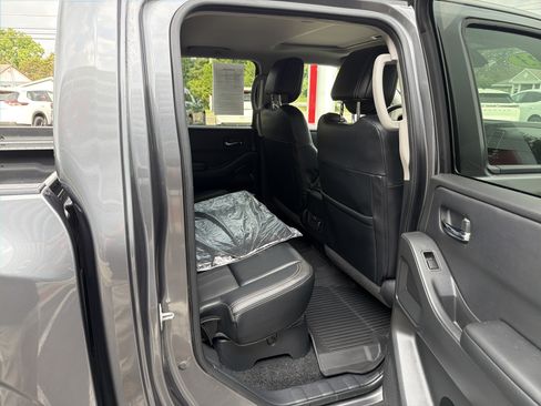 Certified 2023 Nissan Frontier SV w/ SV Premium Package AWD/4WD image 10
