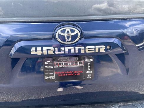 Used 2018 Toyota 4Runner SR5 w/ Wilderness Package AWD/4WD image 8
