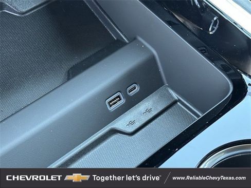 New 2026 Chevrolet Suburban Premier image 21