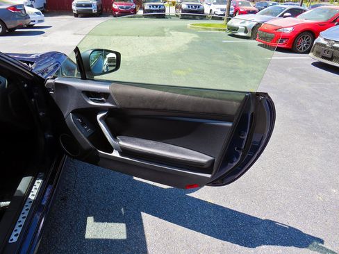 Used 2017 Toyota 86 image 18