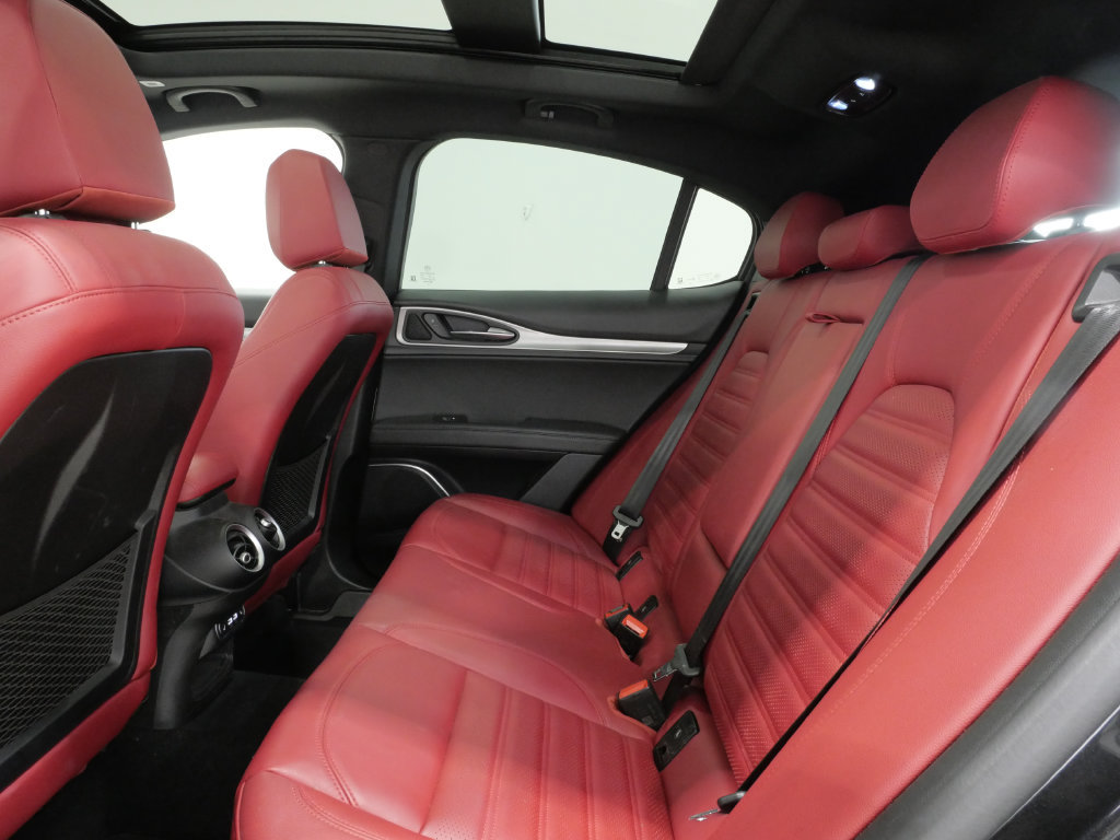 Used 2023 Alfa Romeo Stelvio Veloce AWD/4WD image 24