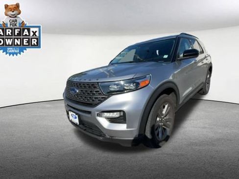 Used 2023 Ford Explorer XLT w/ Equipment Group 202A AWD/4WD image 5