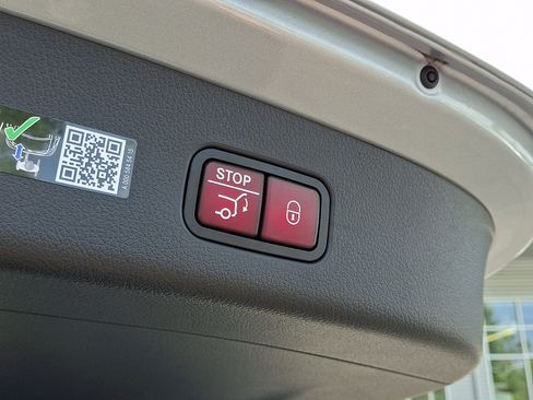 Certified 2026 Mercedes-Benz GLC 300 4MATIC image 28