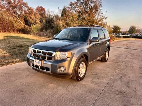 Used 2010 Ford Escape Limited image 2