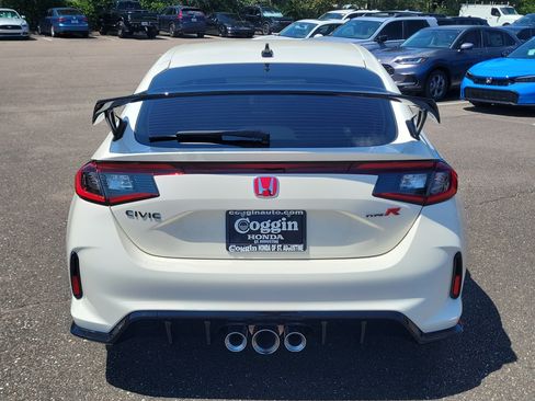 Used 2023 Honda Civic Type R image 4