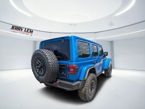 New 2025 Jeep Wrangler Unlimited Rubicon w/ XTREMEE 35" Tire Package image 3