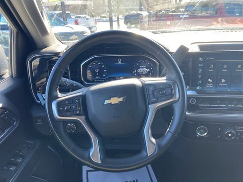 Used 2024 Chevrolet Silverado 1500 LT image 12