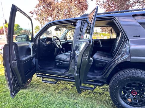 Used 2023 Toyota 4Runner SR5 Premium w/ Moonroof Package AWD/4WD image 23