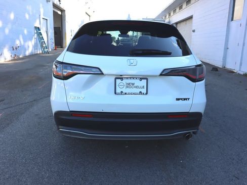 Used 2025 Honda HR-V Sport image 6