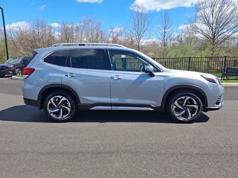 Used 2022 Subaru Forester Touring AWD/4WD image 7