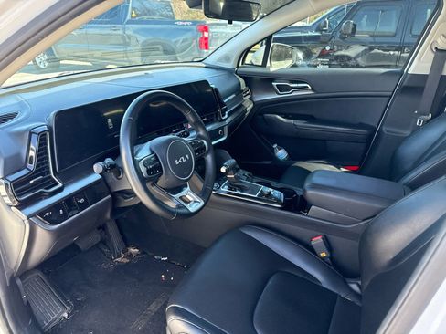 Used 2024 Kia Sportage EX image 6