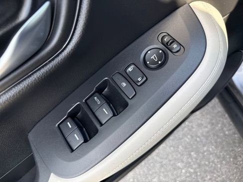 Used 2023 Honda HR-V LX image 10