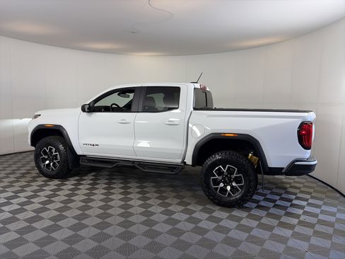 Certified 2025 GMC Canyon AT4 w/ AT4X Package AWD/4WD image 10
