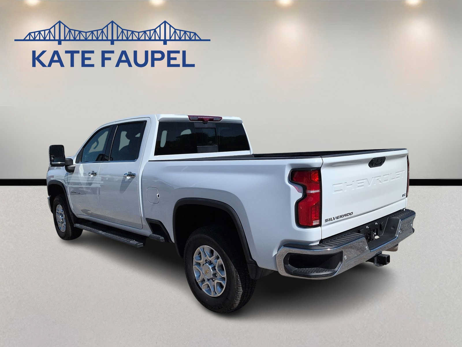 Used 2025 Chevrolet Silverado 2500 LTZ w/ LTZ Premium Package AWD/4WD image 5