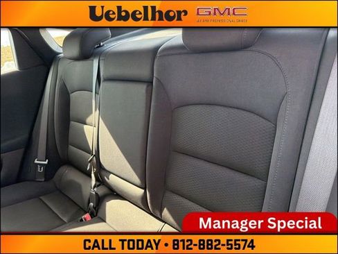 Used 2023 Chevrolet Malibu LT image 17
