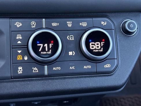 Certified 2023 Land Rover Defender 90 X AWD/4WD image 22