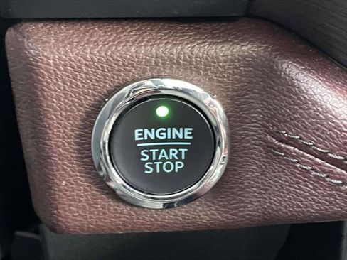 Used 2024 Ford Expedition Limited image 24